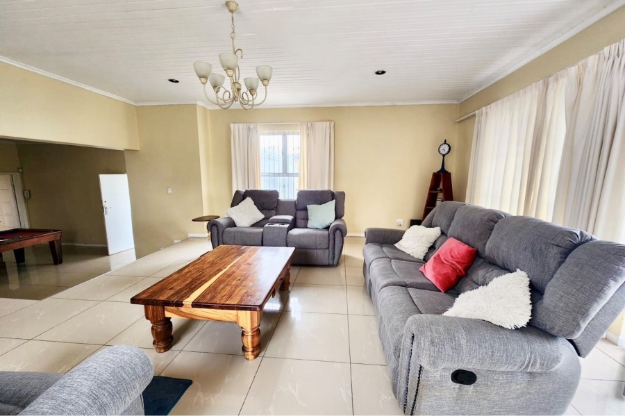 To Let 5 Bedroom Property for Rent in Perridgevale Eastern Cape